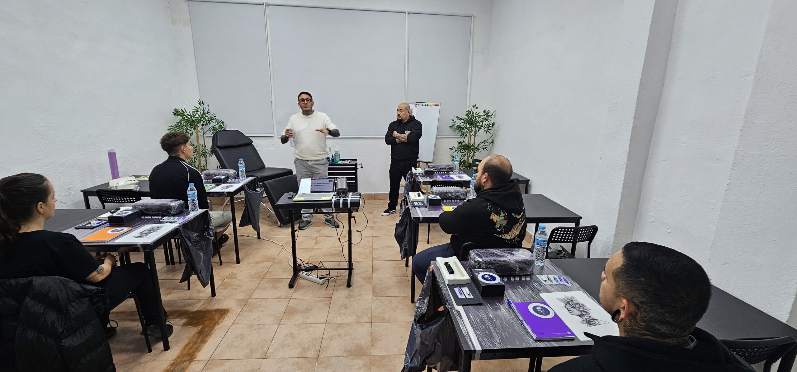 Taller de iniciación al tatuaje: sesión presencial grupal.