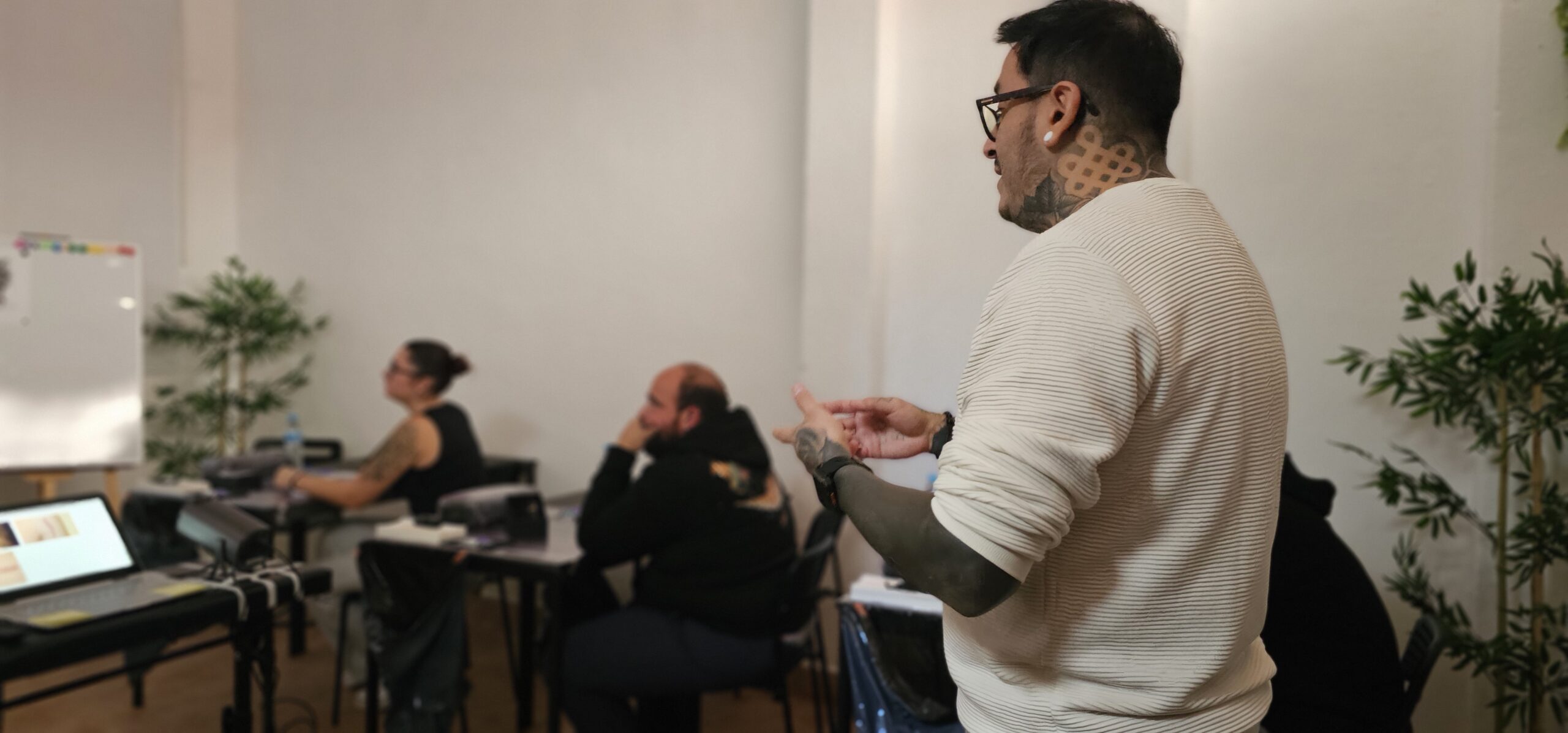 Taller de iniciación al tatuaje: sesión presencial grupal.