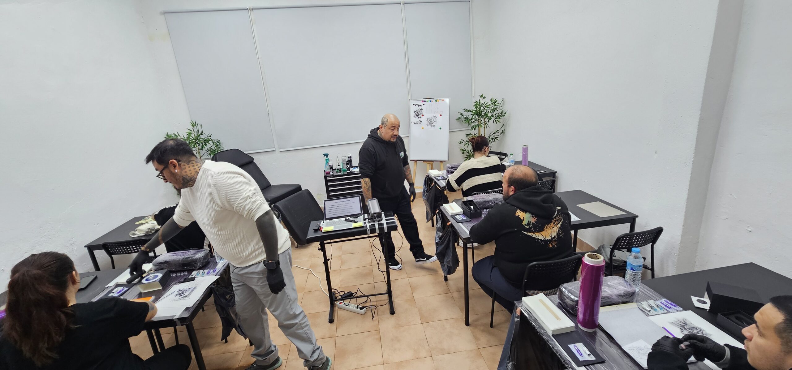 Taller de iniciación al tatuaje: sesión presencial grupal.